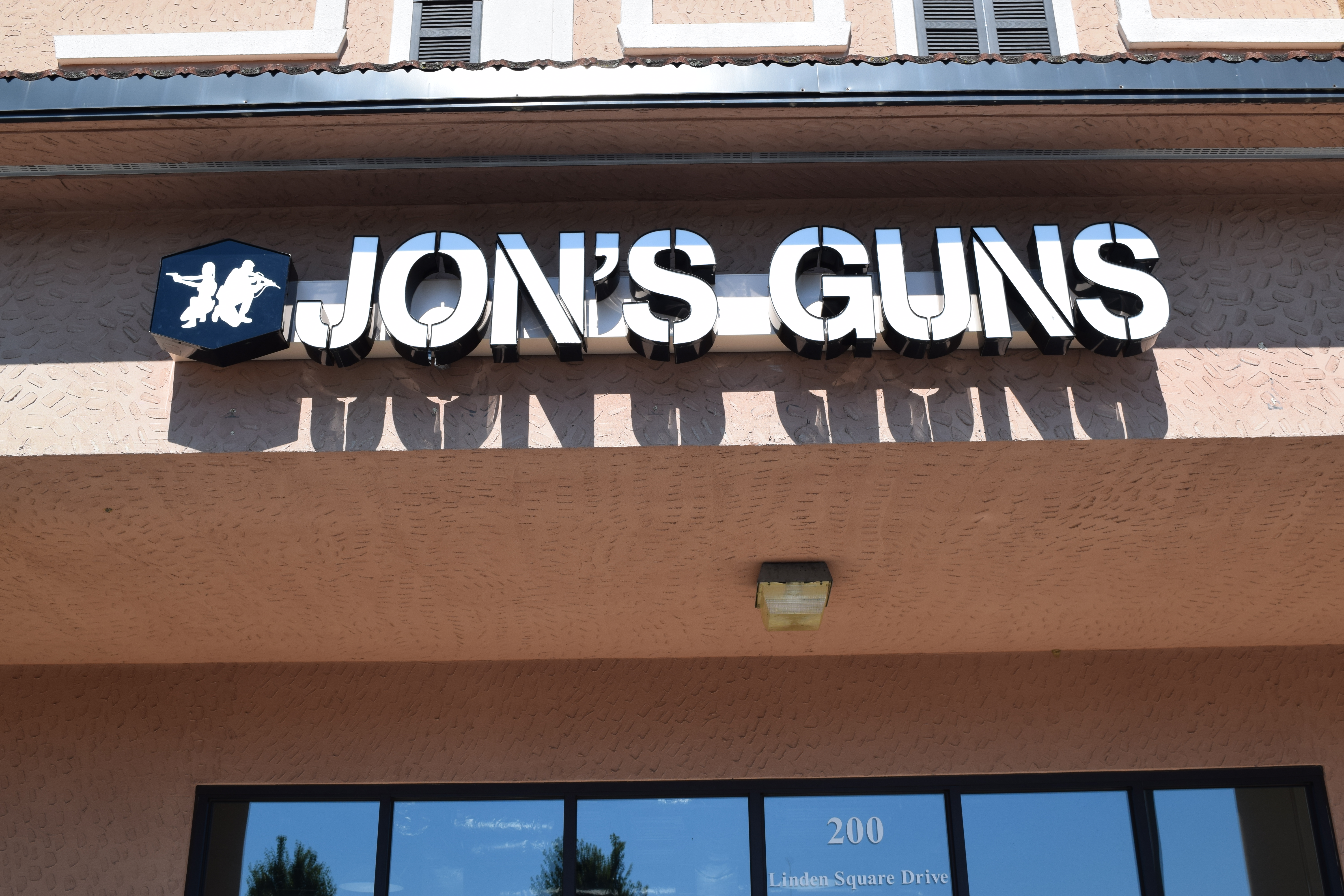 Jon’s Guns storefront sign in Bristol, VA